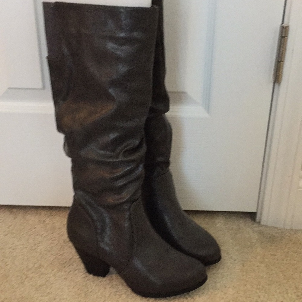 Slouch style Boots